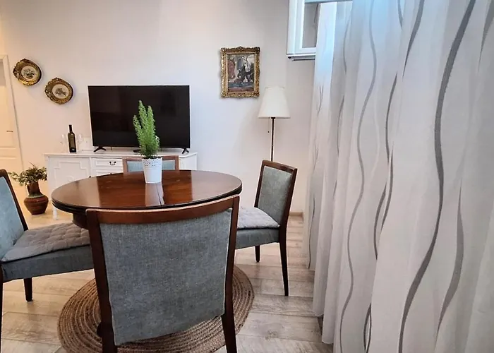 Factory * Ντουμπρόβνικ